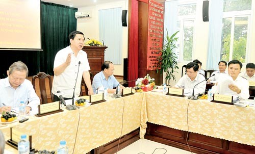 Secretary of the HCMC Party Committee Dinh La Thang makes a statement at a meeting on traffic jam on December 13 (Photo: SGGP)